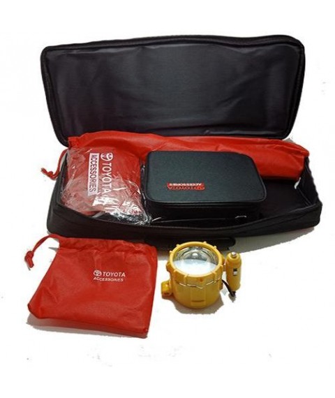 شنطة تويوتا منفاخ وشنطة اسعافات وكشاف ومثلث - 4 قطع