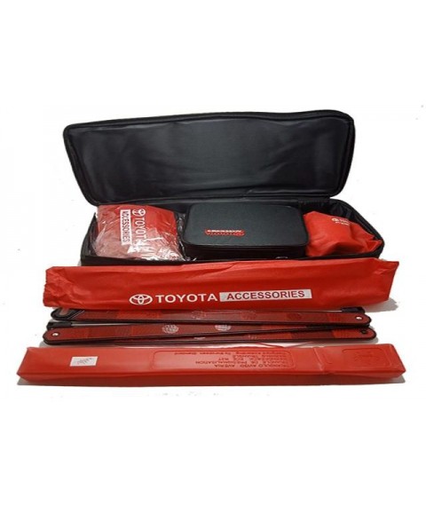 شنطة تويوتا منفاخ وشنطة اسعافات وكشاف ومثلث - 4 قطع